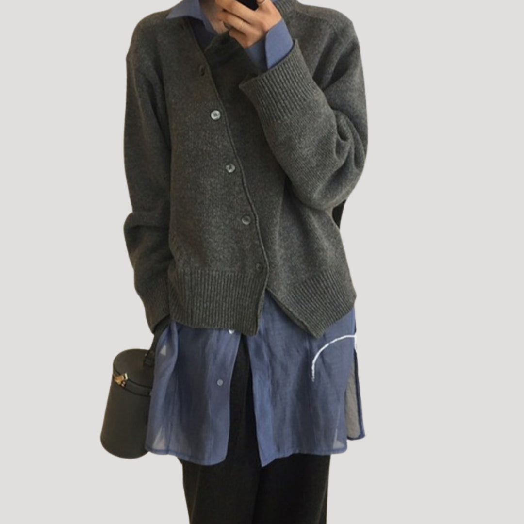 Women’s oversized wool knit cardigan in chunky winter style